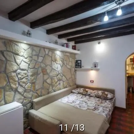 A Cento Passi Dal Colosseo *