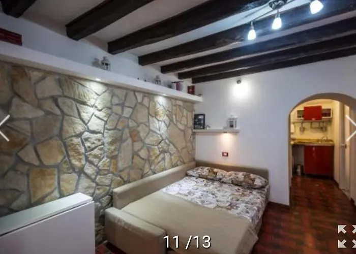 A Cento Passi Dal Colosseo *